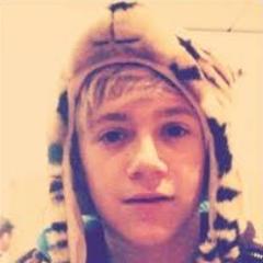 @zaynmalik @NiallOfficial @Louis_Tomlinson @Real_Liam_Payne @Harry_Styles @ddlovato @justinbieber @selenagomez @MileyCyrus @christoferdrew  3