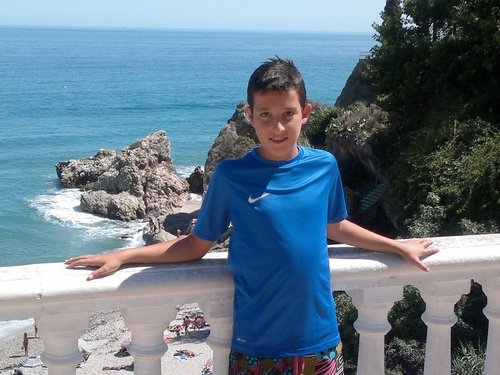 Constructor de cohetes, baloncestista, modelo, boxeador, es todo lo que quiero ser de mayor, pero solo soy un chico que va a informar de baloncesto Follow me (: