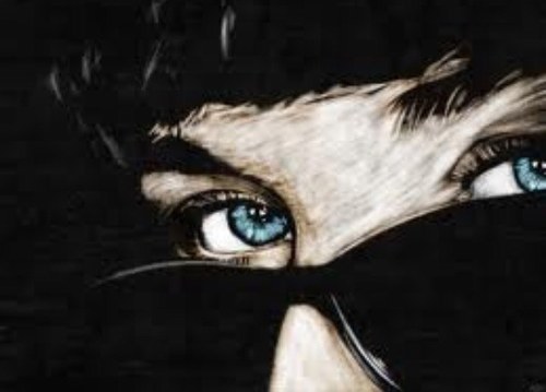 Look into my eyes...if only you could read my mind....21+ http://t.co/5ZjGEzMH2q...