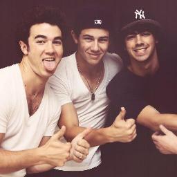 Seja Bem-Vindo a Familia Jonas,aqui você irá encontrar novidades fotos,dos Jonas Brothers! #JBForever #JBInBrazil
