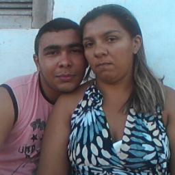 FELIZ EM BUSCA DE AMOR E ALEGRIA APROVEITANDO O MELHOR DAVIDA