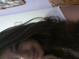 eeei *-* , sou meiga , chorona , brava , ciumenta... Que saber mais ? Segue ==