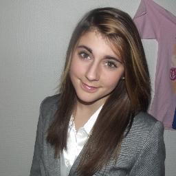 I'm a 14 year old girl, who HATES drama. Also, im a Directioner  ❤  I live in Norway, but my parents are from Serbia. Love 1D forevah ❤