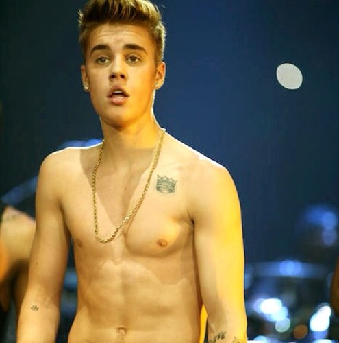 Read RT and fav my tweets. I love Justin Bieber. Followed by @justinbieber too:)
