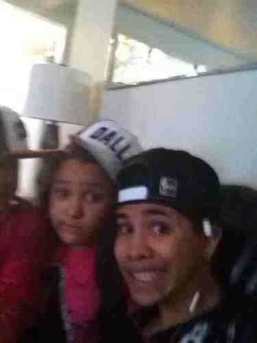 lemarkseals1's profile picture. in danyells room ;)