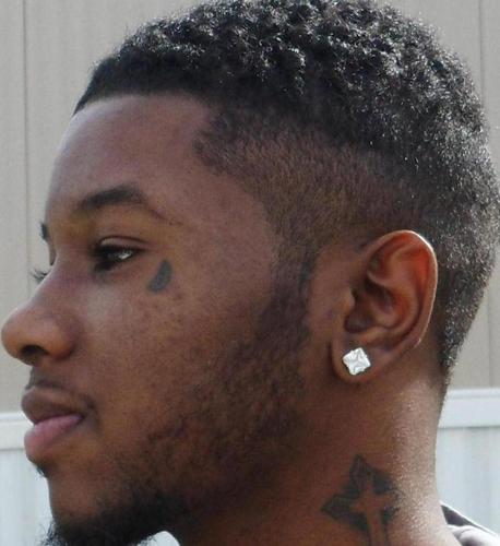 Im a male model and I write music
Best thing dat brings my attn from a female is da ass.
I like to smile alot.
I love eatin out