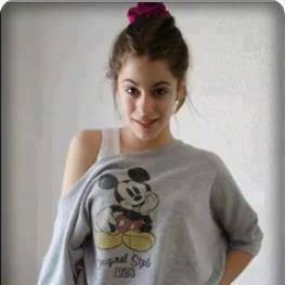 Actualmente en la serie Violetta, interpretando a Violetta.