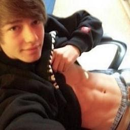 BraydLyons's profile picture. Im Brad im From Bristol,UK and im 15 and i love hanging out with friends.