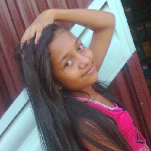 larisalindaa's profile picture. 