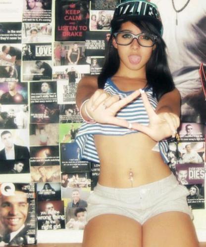Welcome 2 Tumblr spices♡rt us mention us Dm us and follow us. we  tweet things&follow back♡Twifey:@mindless_Carter follow her..followed by @JARRETT 4/02/2013