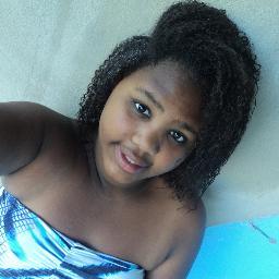 awwwn' minha pequena como eu amo você , cada momento com voocê sãao os melhoores, voce é mais que uma amiga é uma irmã.. EU AMO VOCÊ DE MAIS @umapretinha_ aqui.