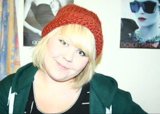 Char_e_wood's profile picture. 