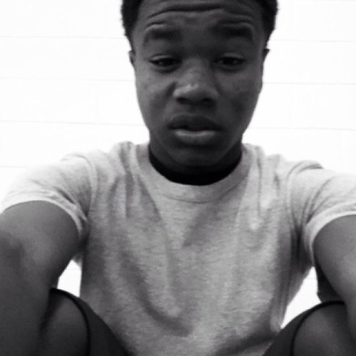 Im Charlie .. im SINGLE . i play Basketball . im a freshmen , Im a cool ass nigga ^.^ , anyways follow ME ....SWAGG  ^.^