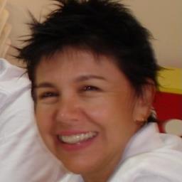 solidária, exigente, gentil, otimista, amante da leitura, sonhadora, apaixonada.