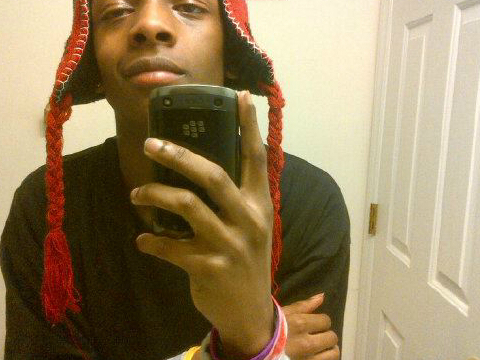 Niqqaz make u won't to put a bullet in'em #bulletGaNg follow me twitter people!!!!!!!!!!!!!! And u kno #BlazenGaNg