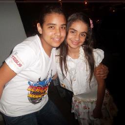 serva,amiga,companheira,linda,feliz,que ama a um Deus tão poderoso e tão grande...amoooo minha familia.....e amo uma atriz maravilhosa glória pires...