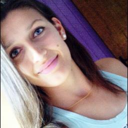 17 anos, áries, gremistaa e jogoo bolaa' ;))