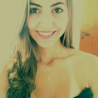 Bella_Andreatta's profile picture. Mas pra quem tem pensamento forte, o impossível é só questão de opinião. - A melhor defesa é o ataque.