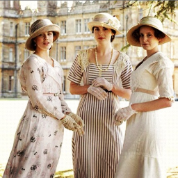 Just a few girls sharing their love of Downton with the world. This is a fan account. Please follow :)