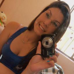 Ooi :3 Gouda dela aqi,vim dizer qe a cada dia qe passa essa menina vai se tornando mais especial pra mim,amizade qe começo do nd agr é tudo! TEAMO minha gorda !