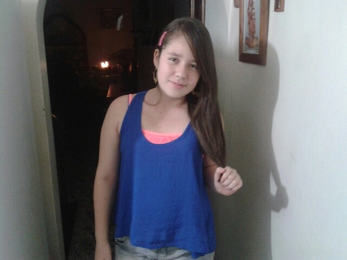 Soy Una Chica Muy Feliz,,Sinpatica,Amigable, Y Famosa Por MI  Forma De Ser Con Las  Demas Personas...