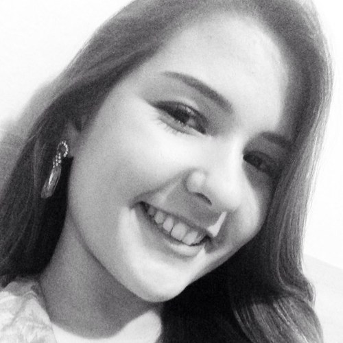 17,geminiana,curiosa,alegre,louca por chocolate,insistente,inquieta,adora cantar..