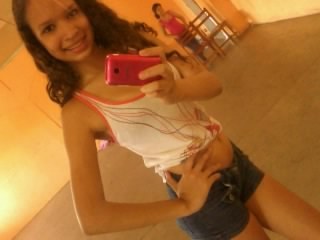 Amizade nao significa viver o tempo todo juntinho, mas significa q independente d estar longe ou perto, nunca esquecer um do outro .          S2
