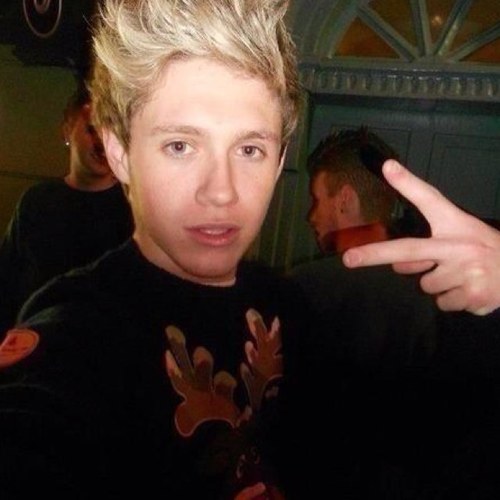 Here to support the 5 flawless boys who stole our hearts. Account run by: Hannah and Andrea. x