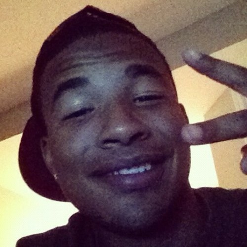 Ig: @yungcay_25 I live life to the fullest and jus be myself keepin it real .
