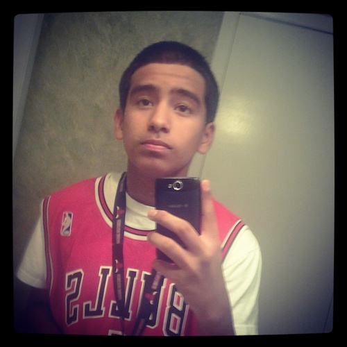 follow me an ill follow back(;