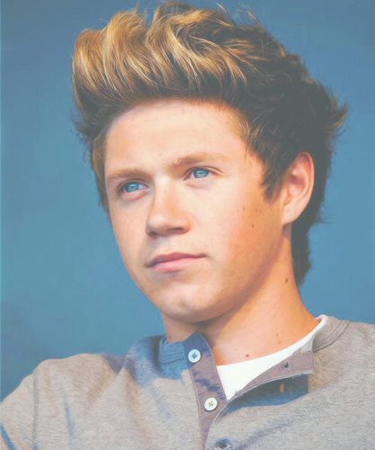 I lack imagination for a good bio, so I'm a Potterhead, Tribute & I'm addicted to 5 guys. -ask for a follow back x