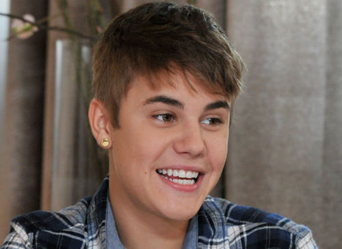 Hi...I am Belieber...and i hope that justin will follow me back  ... if you guys are belieber or my friends just follow me...for beliebers!!