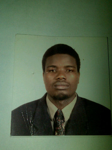 Polite man who is in search of his bright future. Student of engineer civil. Speak. English. Haitian creol. French and spanish. My pin is 30684014