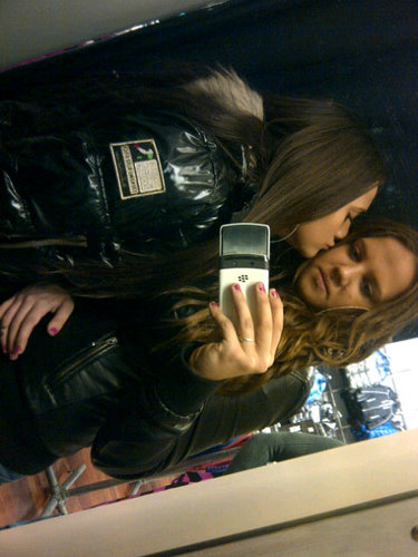 Me aapjes @heyitsumran  @AllijahDDRB ♥ // hou van je me allerbeste zusje ! Me alless, Dikkekuss @_LNBx xx
