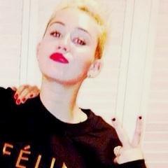 1123✟From Nashville to my heart { @MileyCyrus }.