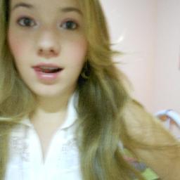 menina e mulher, pequena e grande, morena e loira, taurina, extremamente ciumenta, são paulina. Prazer eu! :)