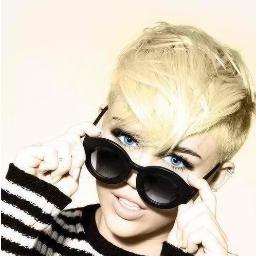 Smiler,Directioner y Belieber CON MUCHO ORGULLO3
Me gusta mucho Demi Lovato Y sobretodo vivo amando Jileyღ