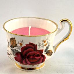 Cup Of Light verkoopt handgemaakte Soy Wax kaarsen.