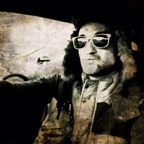 Kittillionaire's profile picture. Born in York, live in Devon, Pro Gamer, Anime Connoisseur, try to be cool but better at being a geek! Will pose nude for money!!

✌#lufc #ycfc #3stwhobetter ✌