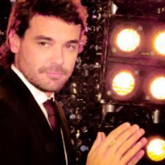 No es que Peter no te note, tal vez vió tu tweet y sonrió por ver lo que escribiste, pero eso nunca lo sabrás | PCS&PAZ ♡