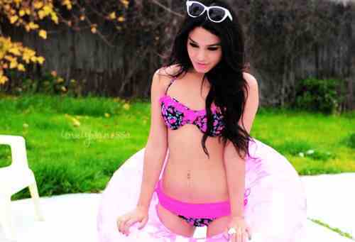 HaudgensVanessa's profile picture. Hi am vanessai am 18 katherine is my sister sing act and I am part vampier and human single and looking 18+ RP