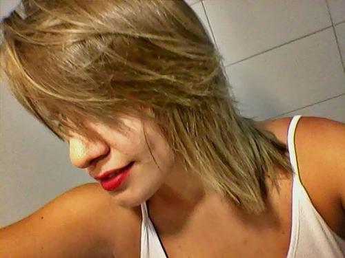Felicidade é um fim de tarde olhando o mar

http://t.co/c8VfuAlK