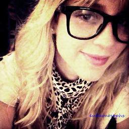 pra te ver sorrir eu posso colorir o céu de outra cor. @sophiaabrahao ♥