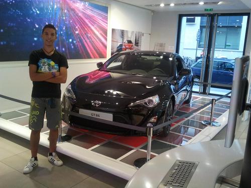 PDG de la connerie attitude, directeur de je m'en fous du reste monde, Ah oui je m'en fous de votre avis sur moi !!!