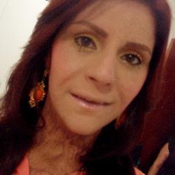 Me perco,me procuro e me αcho.E quαndo necessário,enlouqueço e deixo rolαr.Não me dôo pelα metαde,não sou tuα meio αmigα nem teu quαse αmor.Ou sou tudo ou Nada!