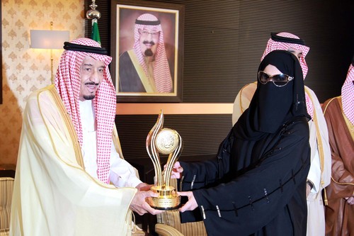حرة العقل و الرأي ، سياحتي العمق فالمعاني و تأملها ، يأسرني الذوق المتأصل بالأفعال قبل الأقوال ، تأخذني للجنّة المواقف الإنسانية ذات الإحساس الملموس🤍