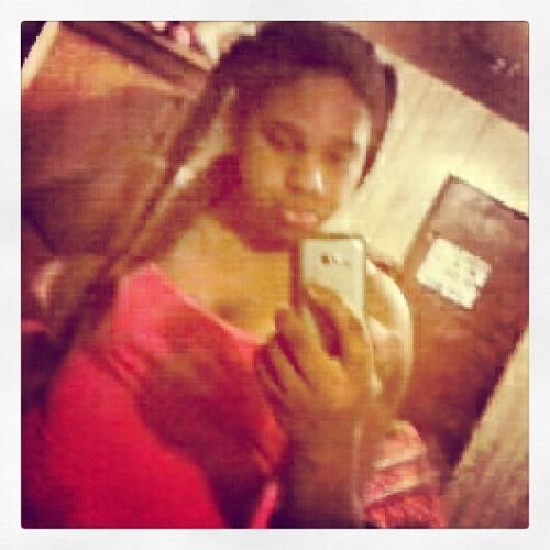 Follow me & ill follow back ! #teamfollowback #teamlightskin #longhairdontcare