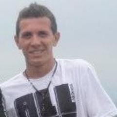 de cabeça erguida,pé firme no chão,minha fé e esperança nunca vai morrer,se hoje eu estou no caminho certo,papai e mamãe agredeço a vocês ♪♫