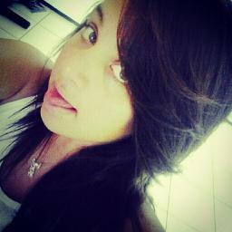 Eu sou uma pessoa q só sou legal com quem é c migo  se vc n mi quiser por perto eu mim afasto,odeio mentiras e falsidade dentro d uma amizade é eu sou assim!!