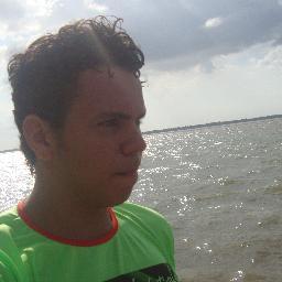Gosto muito de video games do meu  computador  dos meus  amigos gosto de esportes e podem me chamar do que for eu serei eu mesmo!